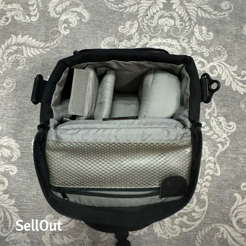Lowepro nova aw